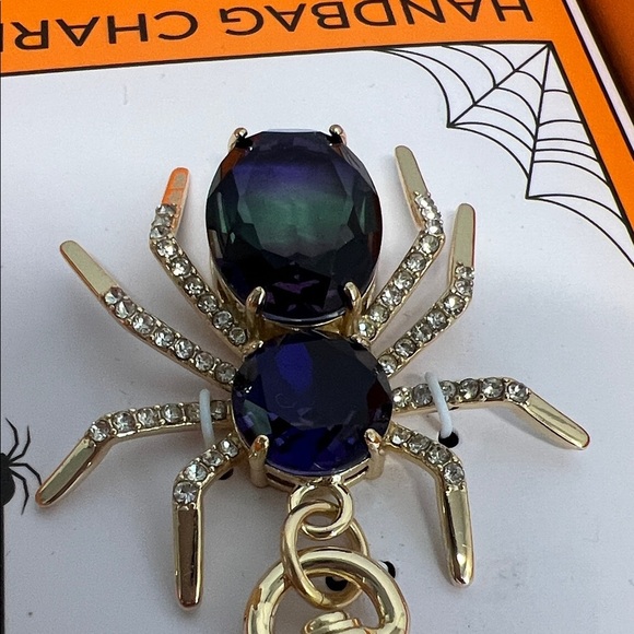 True to Form | Iridescent Spider 🕷️ Bag Charm - Picture 9 of 11